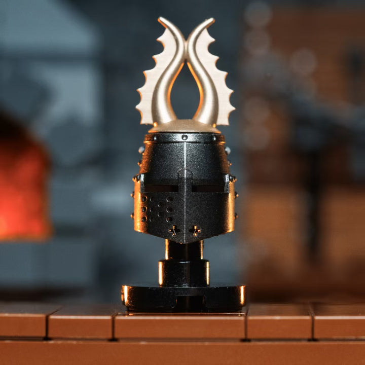 Crest - Golden Big Horn (for use with a great helmet) 金色大角