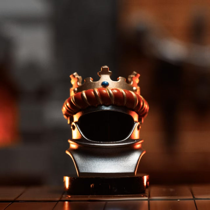Orle with a crown 佩戴皇冠的奥尔 （This product does not include a helmet.）